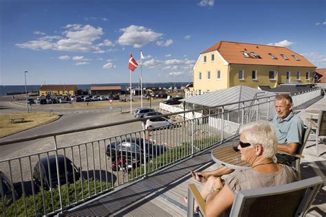 hvalpsund færgekro menu|Hotel & Restaurant i Himmerland med udsigt over。